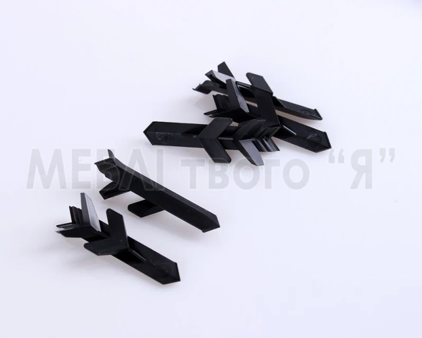 Для плінтуса Rehau 112 Кут зовнішній 90* 98104 Чорний