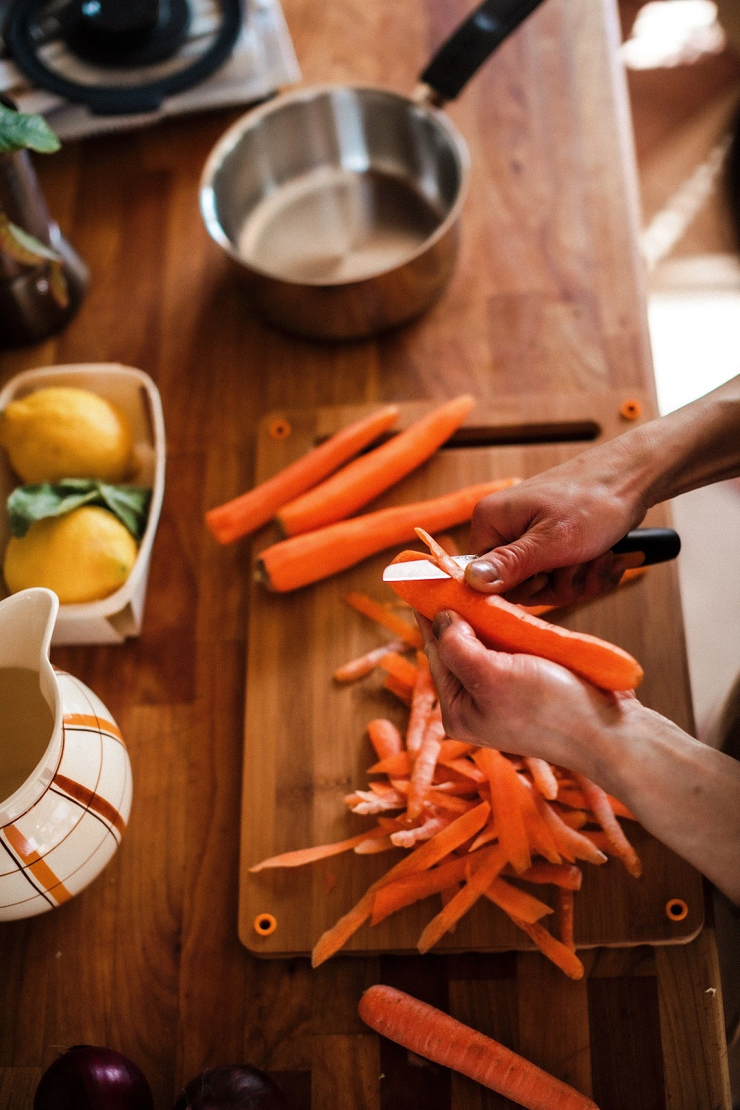 Кухонний ніж для овочів Fiskars Functional Form, прямий, 8см, нержавіюча сталь, пластик, чорний - 2