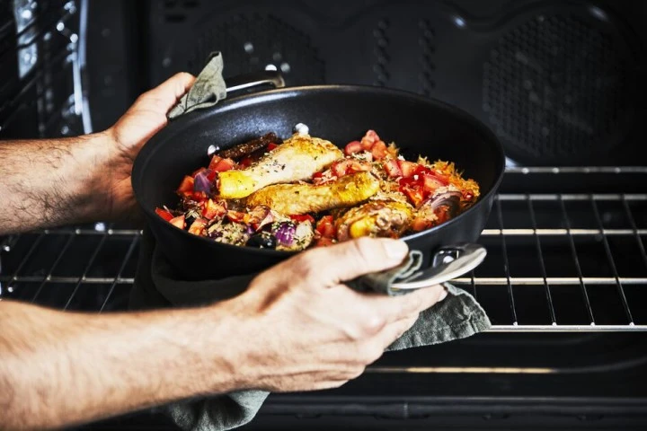 Сотейник з кришкою Tefal Unlimited, 26см, 2.5л, алюміній,скло, чорний - 2