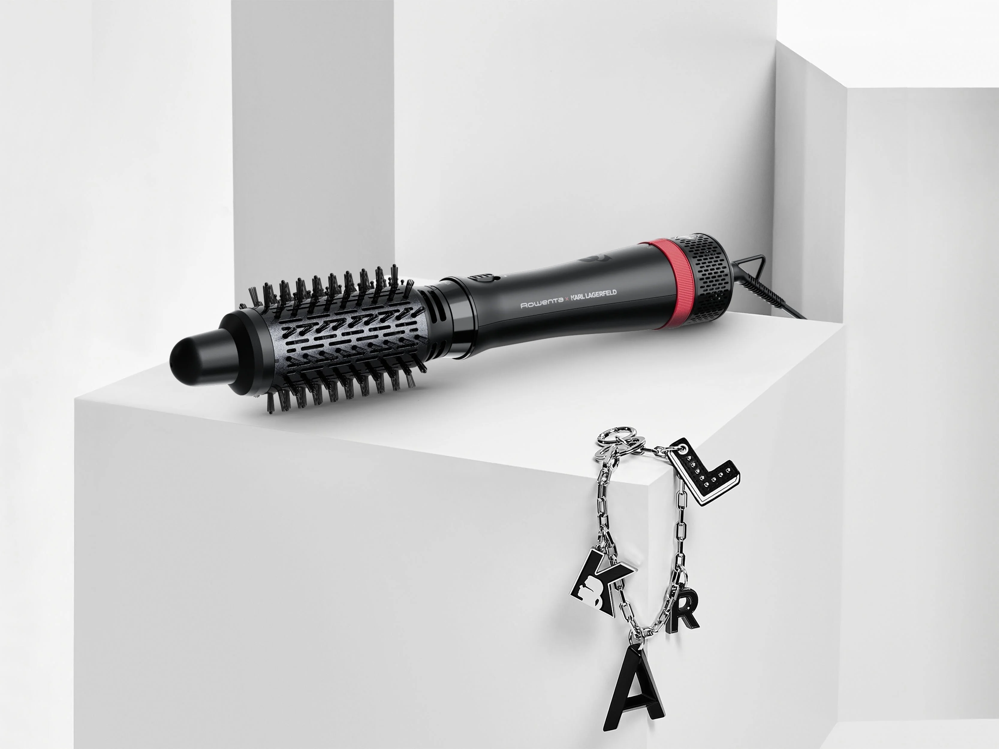 Фен-щітка Rowenta x Karl Lagerfeld Express Style, 800Вт, 3 режими, іоніз-я, чохол, чорний - 2